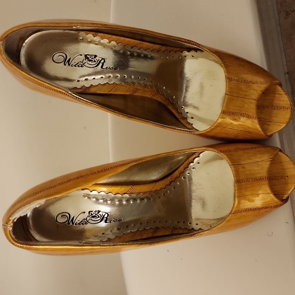 Peek a Boo Heels - Picture 4 of 4